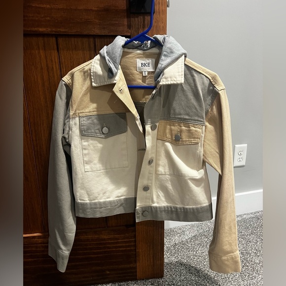 BKE Jackets & Blazers - BKE women’s hooded denim Jacket - Gray and Beige size XS